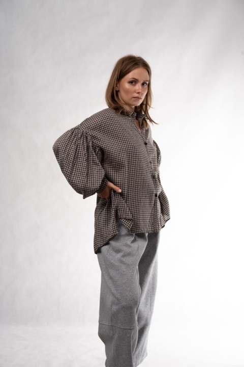 Koszula oversize w drobną kratę z bufiastymi rękawami Wiya -Nero