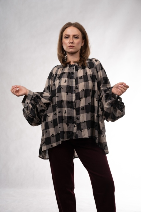 Wzorzysta koszula oversize Wiya – Krata & Floral - Nero