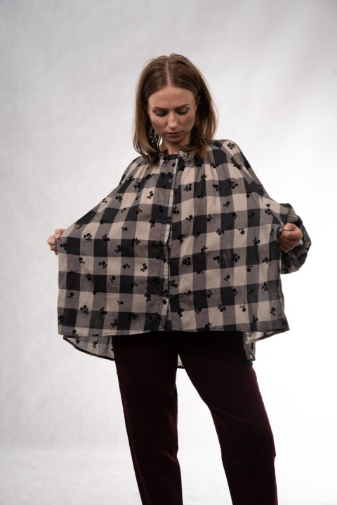 Wzorzysta koszula oversize Wiya – Krata & Floral - Nero