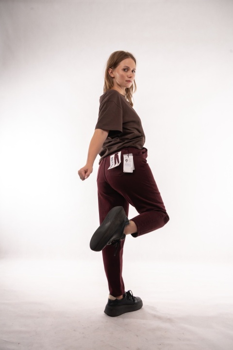 Spodnie Baggy Fit z paskiem Mimi Dave – Burgund