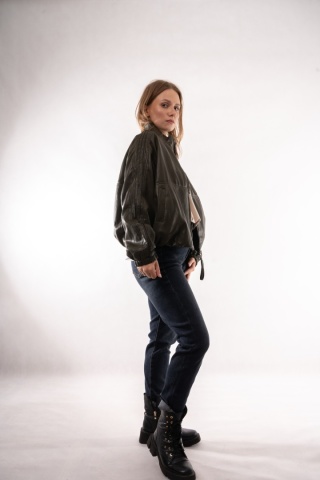 Spodnie jeansowe Loose Fit z paskiem M'SARA
