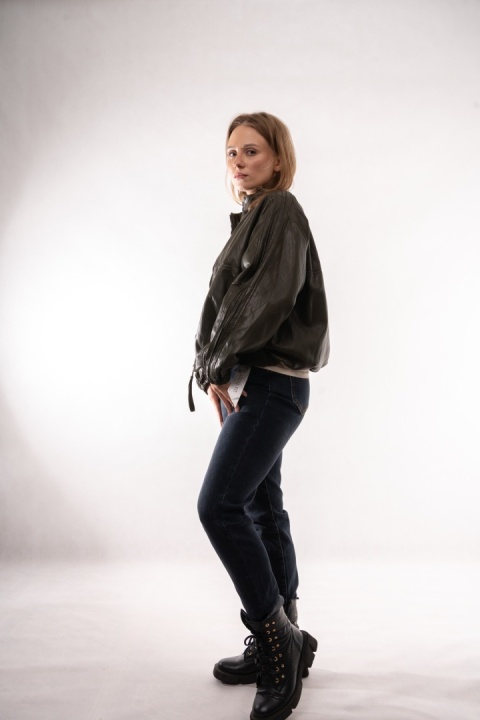 Spodnie jeansowe Loose Fit z paskiem M'SARA