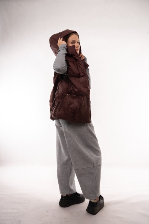 Puchowa kamizelka oversize z kapturem – naturalny puch Burgund