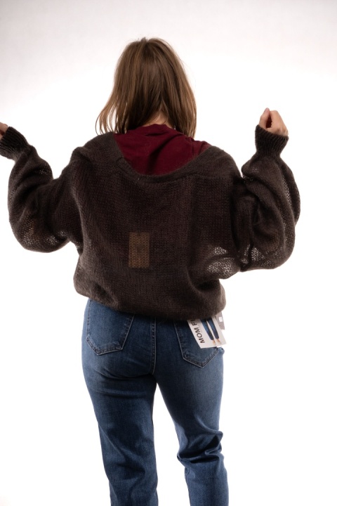 Sweter z kopertowym dekoltem z mohairu Gorzka Czekolada ART. 2029