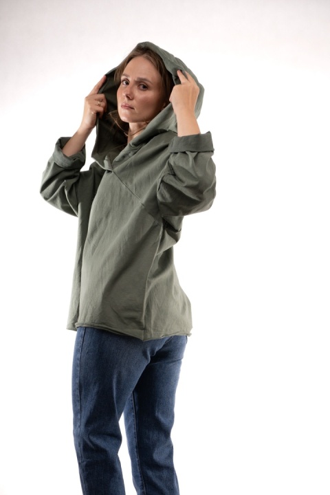 Bawełniana bluza oversize z kapturem i asymetrycznym dekoltem Khaki Gioya 12861