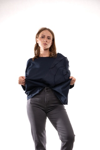 Bawełniany longsleeve oversize z geometrycznymi przeszyciami Granatowa Wendy Trendy