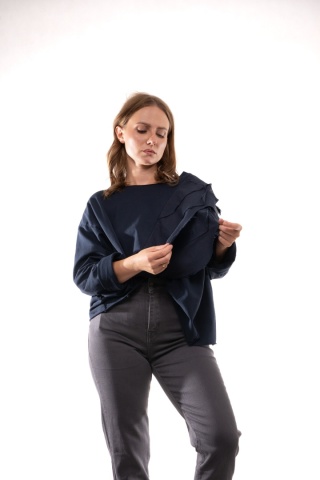 Bawełniany longsleeve oversize z geometrycznymi przeszyciami Czarna Wendy Trendy