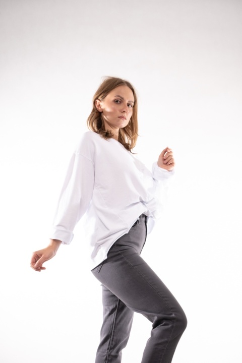 Bawełniany longsleeve oversize z geometrycznymi przeszyciami Biała Wendy Trendy