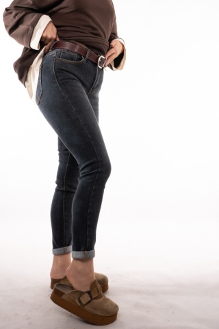 Dopasowane jeansy rurki skinny z paskiem M'Sara SZ3331