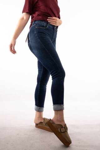 Dopasowane jeansy skinny rurki z motywem motyla M’Sara SZ3391