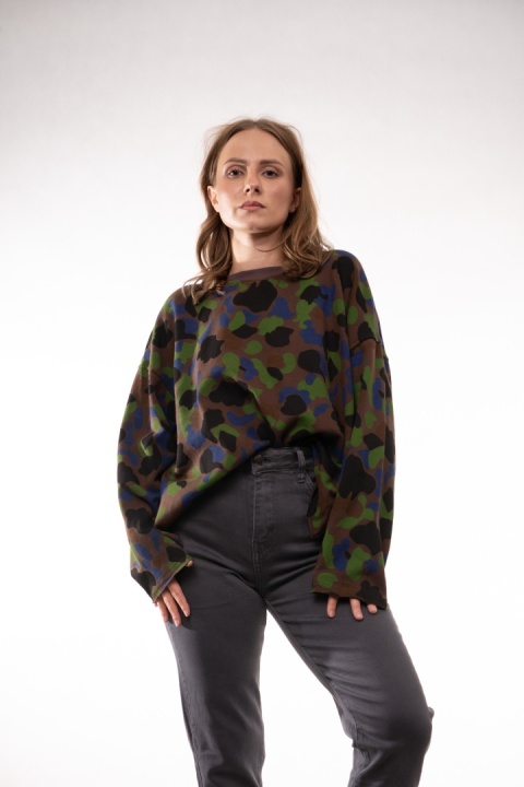 Krótka bluza oversize w abstrakcyjne moro JOY Brązowe