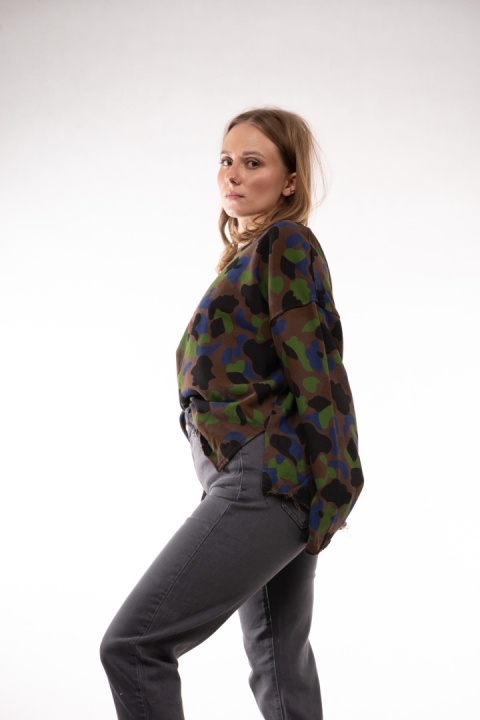 Krótka bluza oversize w abstrakcyjne moro JOY Brązowe