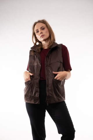 Pikowana kamizelka puchowa ze stójką Gorzka Czekolada