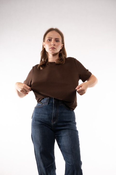 T-shirt basic JOY Brązowy