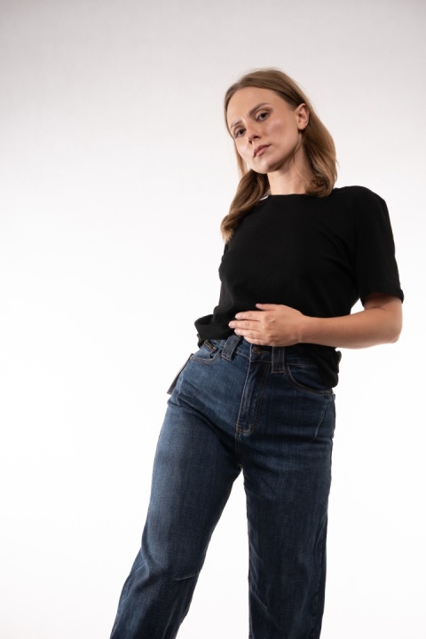 T-shirt basic JOY Czarna
