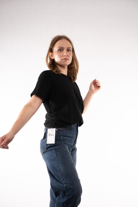 T-shirt basic JOY Czarna