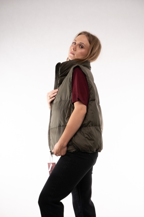 Puchowa kamizelka oversize ze stójką i ściągaczem Khaki