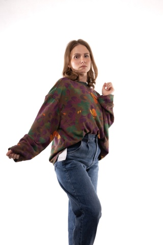 Bawełniana bluza oversize we wzory botaniczne JOY MC Oliwka / Ciepły brąz / Fiolet