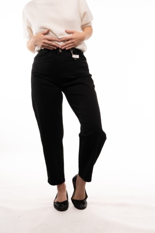 Czarne jeansy damskie Balloon Fit z przeszyciami M'SARA - SK1327-13