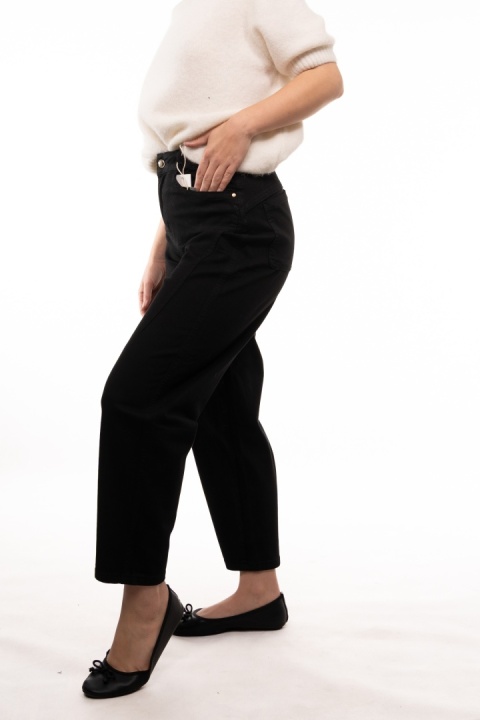Czarne jeansy damskie Balloon Fit z przeszyciami M'SARA - SK1327-13