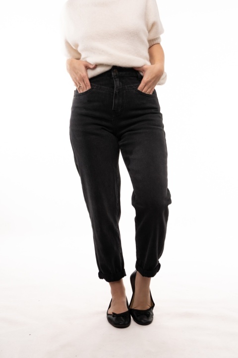 Czarne jeansy damskie Boyfriend Fit Uiuj - UBF503-1
