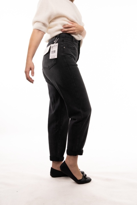 Czarne jeansy damskie Boyfriend Fit Uiuj - UBF503-1
