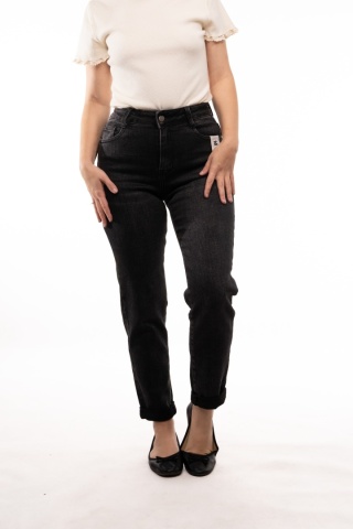 Czarne jeansy damskie Mom Fit z paskiem MIMI DAVE - R-6199