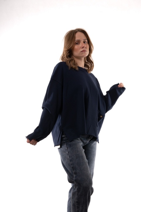 Gładka bawełniana bluza oversize z kieszonką JOY MC Granat