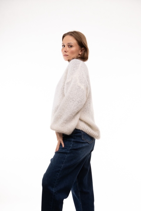 Puszysty sweter z moherem GIANCHI Made in Italy - Ecru