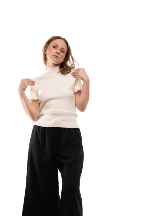 Śmietankowy półgolf z wełną i koronką My Store