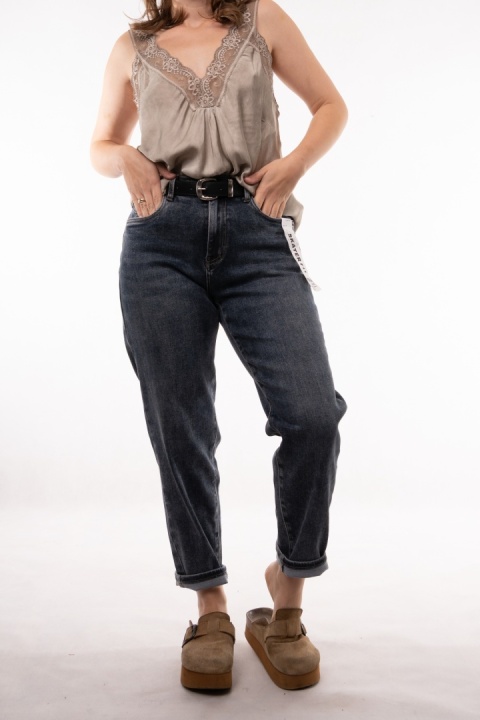 Spodnie jeansowe Skater Fit z paskiem Version Jeans