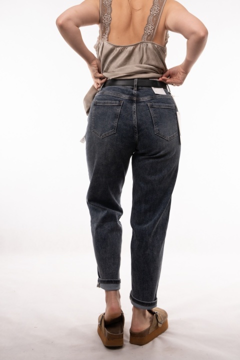 Spodnie jeansowe Skater Fit z paskiem Version Jeans
