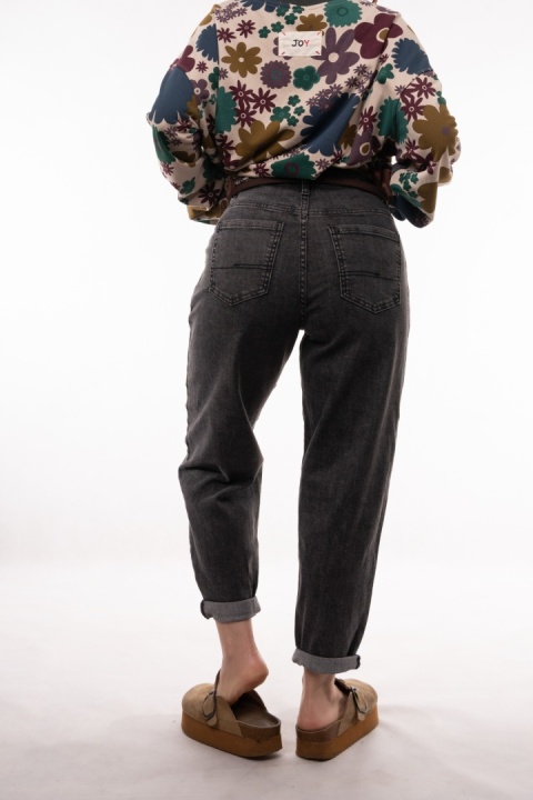 Spodnie jeansowe ze zwężaną nogawką i paskiem NAIiF Denim