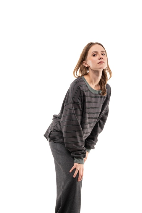 Bawełniana bluza oversize w paski JOY - Grafit