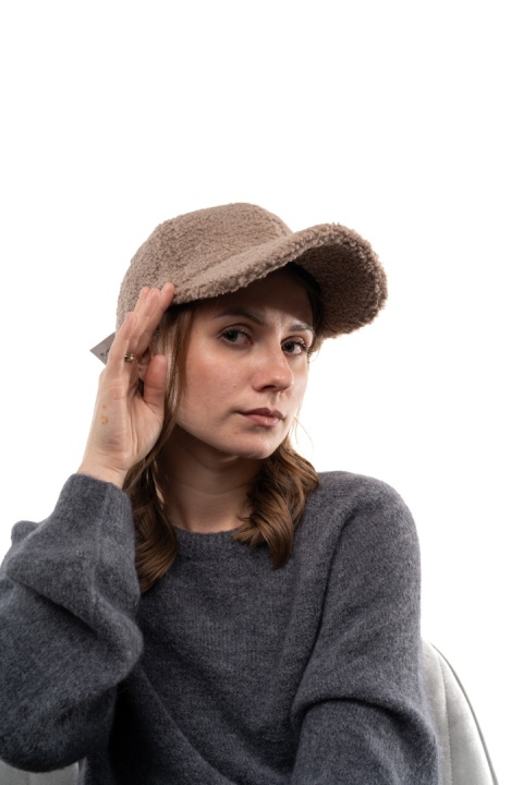 Czapka z daszkiem bouclé baranek MODA - Fango