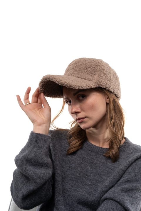 Czapka z daszkiem bouclé baranek MODA - Fango