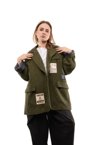 Elegancka damska marynarka oversize DESERVE ART.0759 - Zielona
