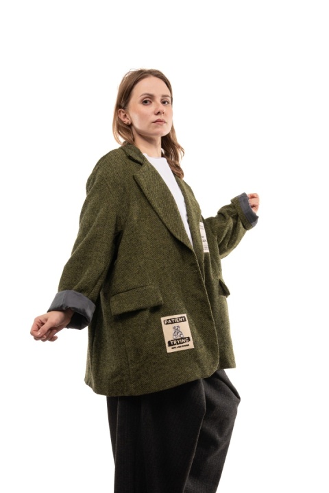 Elegancka damska marynarka oversize DESERVE ART.0759 - Zielona