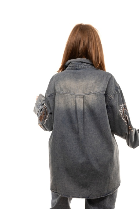 Jeansowa koszula oversize z biżuteryjnym haftem Lamiar - GI52359