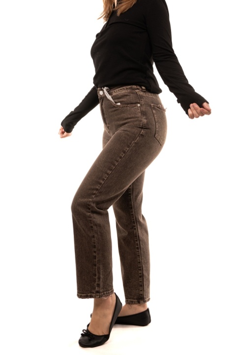 Jeansy damskie Mom Fit Queen Hearts Paris W3276-21 - Przydymiony brąz