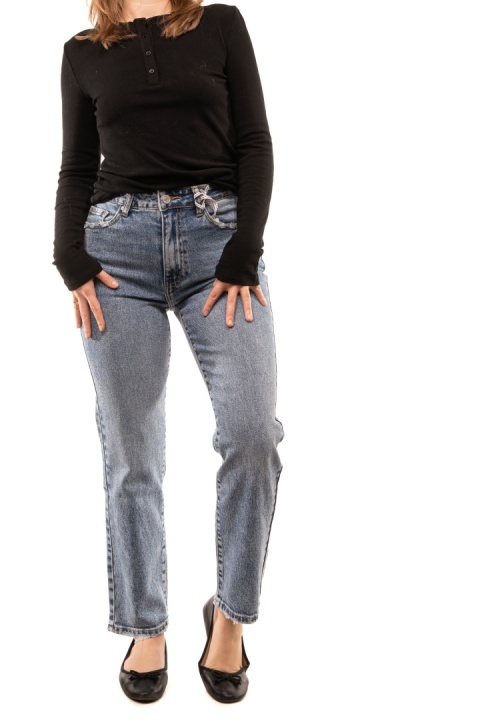 Niebieskie jeansy damskie Mom Fit Queen Hearts Paris - W3276-22