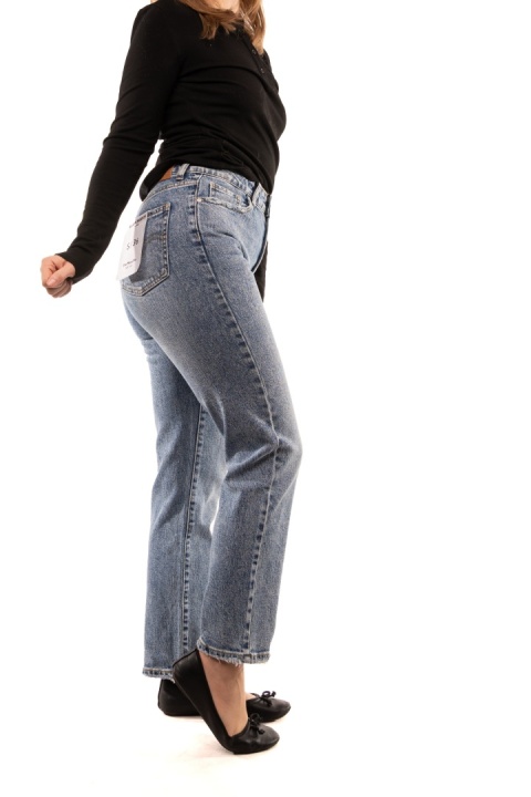 Niebieskie jeansy damskie Mom Fit Queen Hearts Paris - W3276-22
