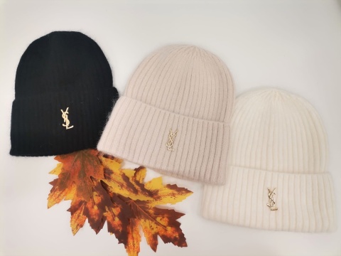 Prążkowana czapka z angorą ZUZU THE HAT DZ25-CZ112 - Czarna