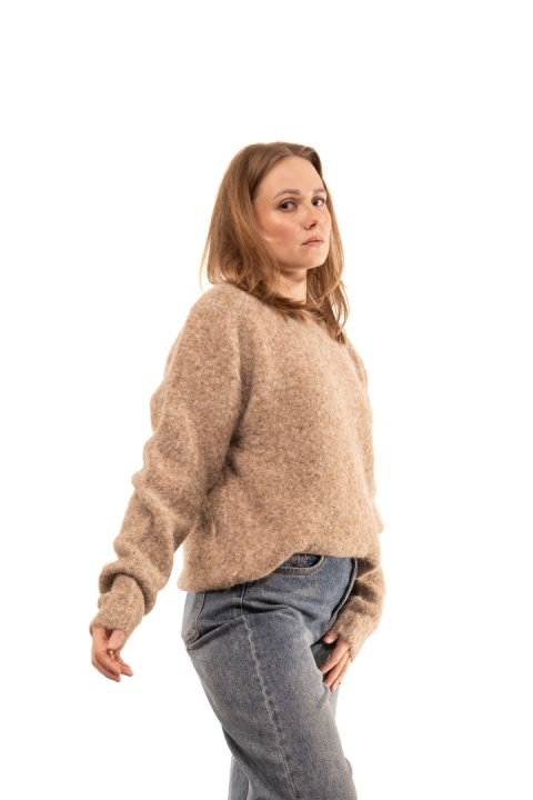 Puszysty sweter z alpaką i wiskozą MANÔSQUE - Beż