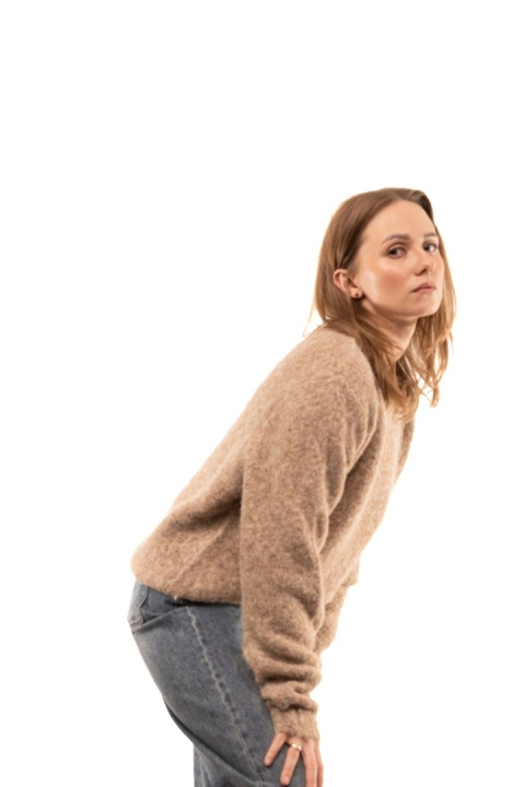 Puszysty sweter z alpaką i wiskozą MANÔSQUE - Beż