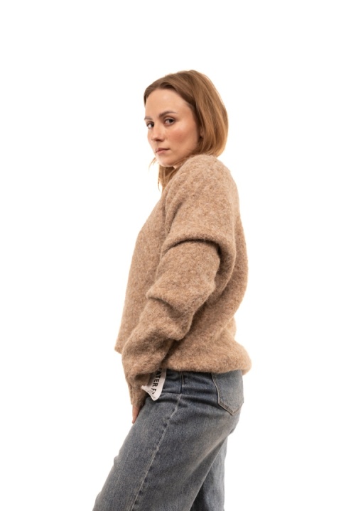 Puszysty sweter z alpaką i wiskozą MANÔSQUE - Beż
