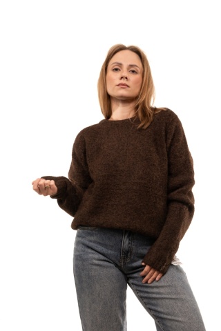 Puszysty sweter z alpaką i wiskozą MANÔSQUE - Brąz