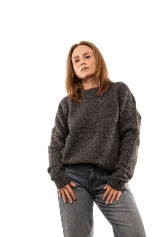 Puszysty sweter z alpaką i wiskozą MANÔSQUE - Grafit
