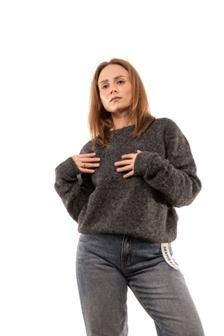 Puszysty sweter z alpaką i wiskozą MANÔSQUE - Grafit