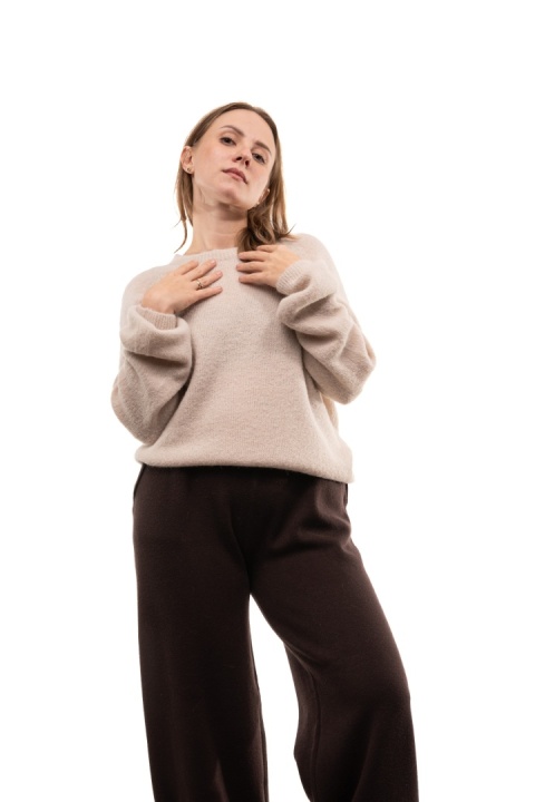 Puszysty sweter z wełną Baby Suri Alpaca Toscana 39 - Beż jasny